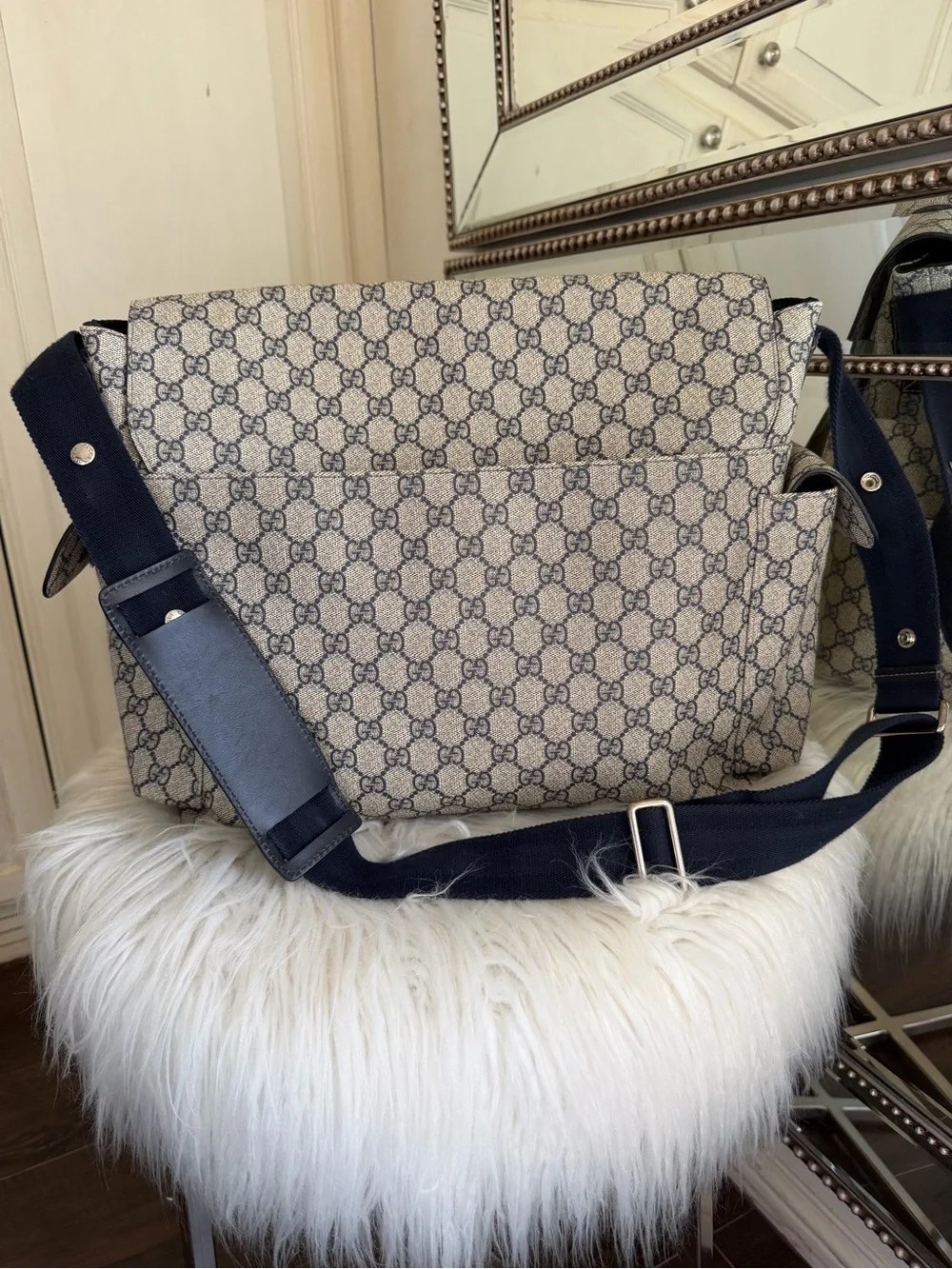 Gucci GG Monogram Diaper Messenger Bag 211131 + Changing Mat